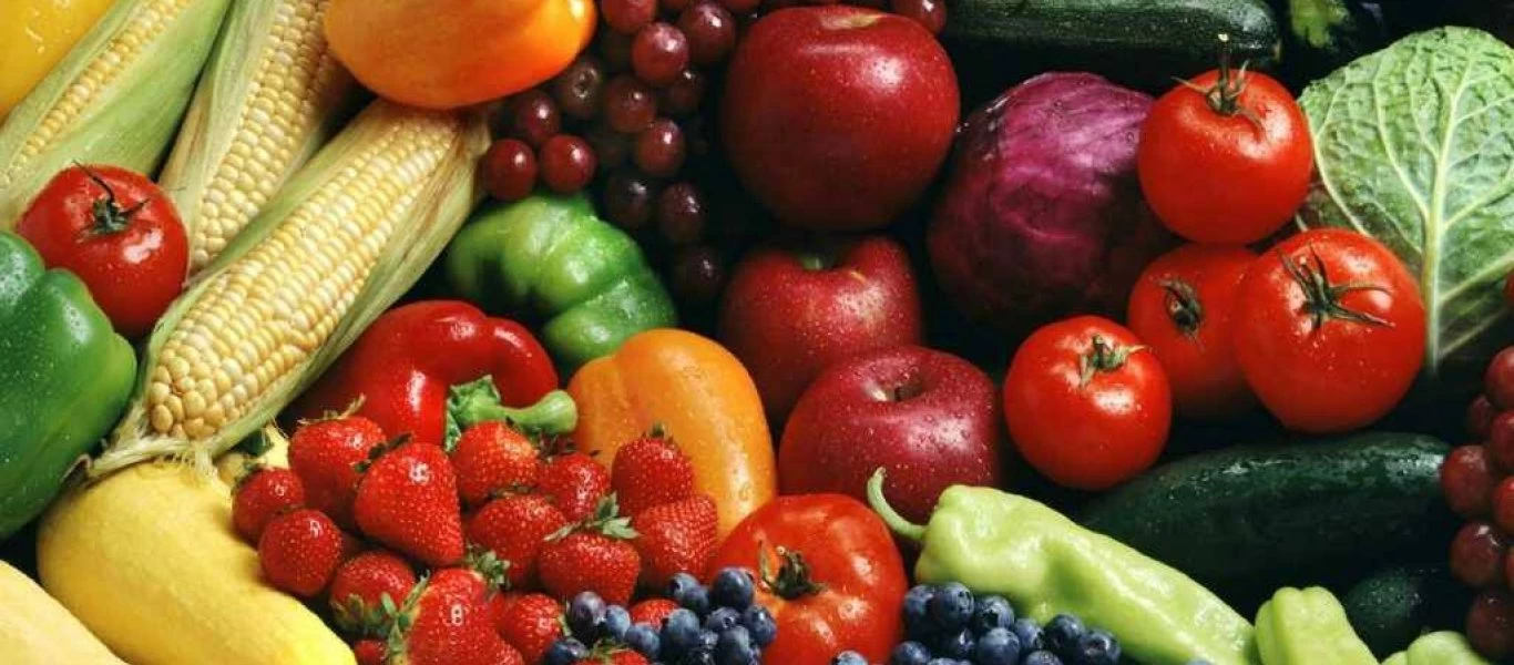 Μπορείτε να φανταστείτε πως μοιάζουν διάφορα φρούτα και λαχανικά μετά από 74 ημέρες; (βίντεο)